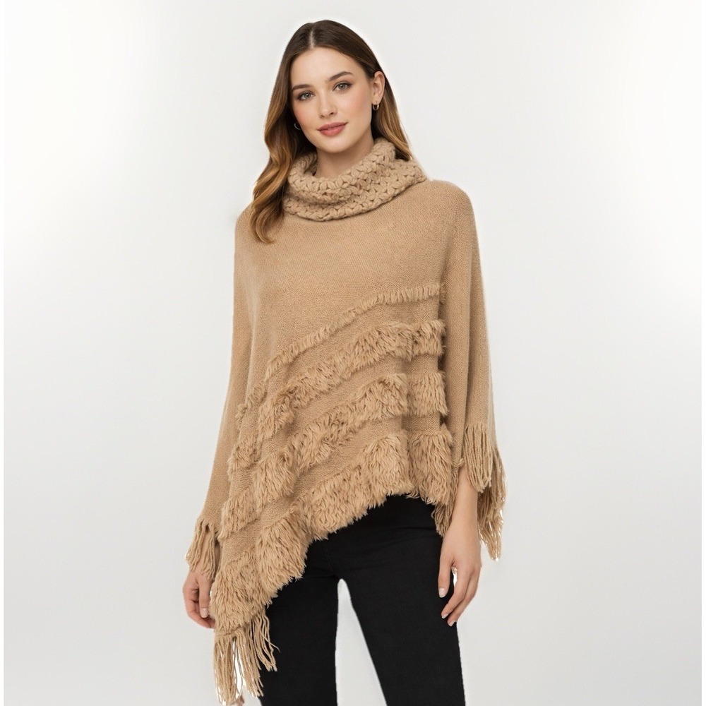 Coco + Carmen Fringe Western Boho‎ Poncho Cape One Size OS Beige Knit Asymmetric
